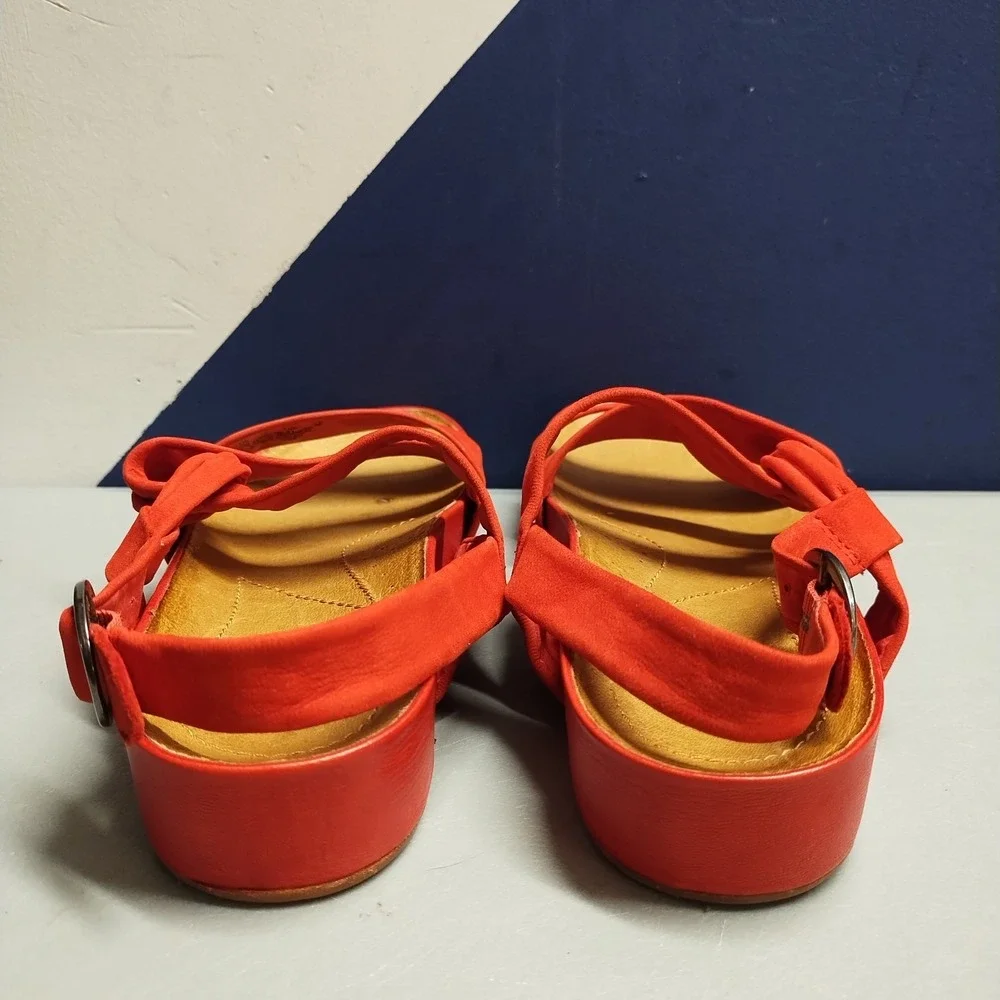 Naya Brittany Strappy Sandals Womens US 9M Red Leather Open Toe Buckle Strap EUC